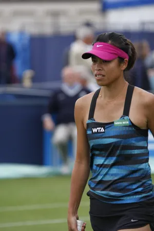 Su-wei Hsieh Walking On The Court Wallpaper