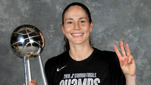 Sue Bird Trophy Portrait Wallpaper