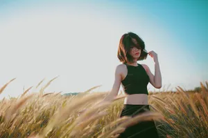 Summer Field Girl Wallpaper