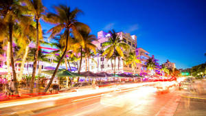 Sun-kissed Streets Of Vibrant Miami Wallpaper