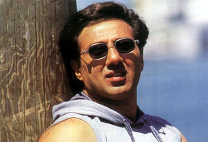 Sunny Deol Amazing Indian Actor Wallpaper