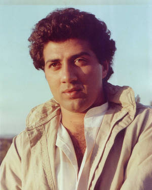 Sunny Deol In Sepia Wallpaper