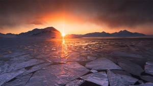 Svalbard Sunset Mountains Wallpaper