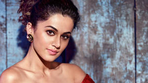 Taapsee Pannu Natural Beauty Wallpaper