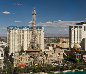 Tall Eiffel Tower Paris Las Vegas Wallpaper