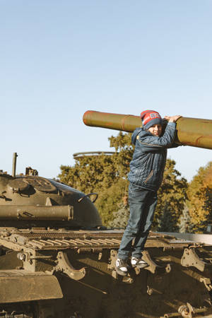 Tank And A Child Wallpaper