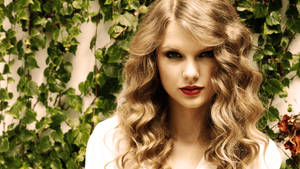 Taylor Swift With Gorgeous Curls Wallpaper