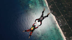 Tenacious Faith Of Skydiver Wallpaper