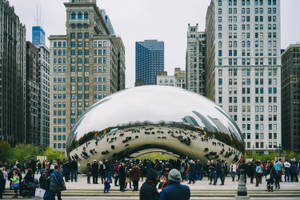 The Bean Chicago With Tourists Wallpaper