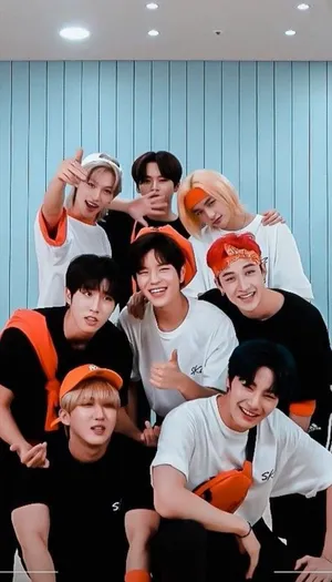 The Stray Kids Ot8 On Tour Wallpaper