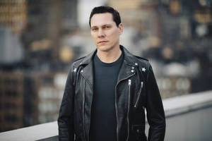 Tiesto Headliner Magazine 25th Wallpaper