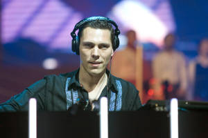 Tiesto In Arnhem's Gelredome 2004 Wallpaper