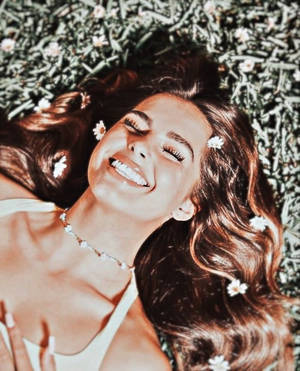 Tiktok Star Addison Rae Pfp In Vsco Inspired Filter Wallpaper