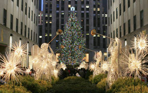 Times Square Angels Playing Trumpets Wallpaper