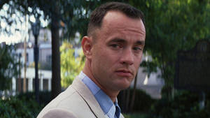 Tom Hanks Cream Suit Of Forrest Wallpaper