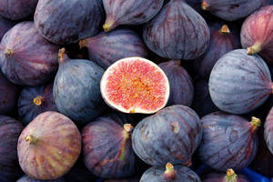 Top View Fresh Figs Wallpaper