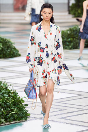 Tory Burch Spring Fashion Wallpaper