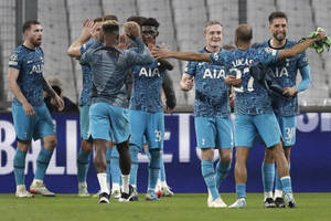 Tottenham Hotspurs Fc Wearing Blue Wallpaper