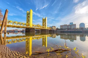 Tower Bridge And Sacramento River Wallpaper