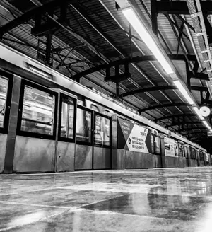 Train In Greyscale Wallpaper