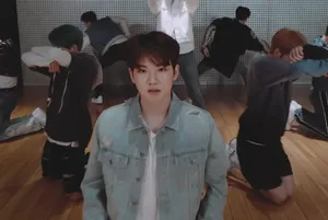 Treasure Dance Practice Wallpaper