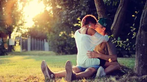 Tree Story Love Kiss Wallpaper