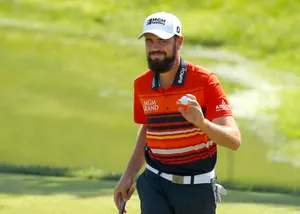 Troy Merritt Presenting Golf Ball Wallpaper