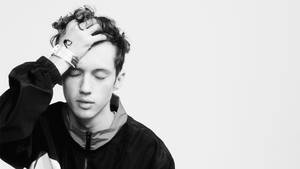 Troye Sivan Black & White Wallpaper