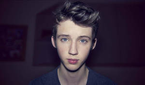 Troye Sivan Young Singer Wallpaper
