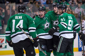 Tyler Seguin Dallas Stars Team Hug Celebrate Wallpaper