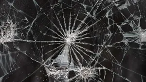 Ultra Hd Broken Screen Art Wallpaper
