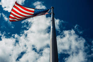 Usa Flag On Tall Pole Wallpaper