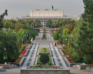 Uzbekistan Alisher Navoi Monument Wallpaper