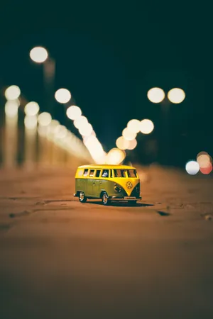 Van, Toy, Blur, Glare, Bokeh Wallpaper