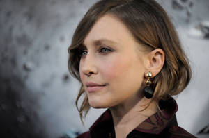 Vera Farmiga Iconic Actress Wallpaper