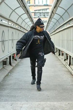 Vetements Photo Shoot Wallpaper