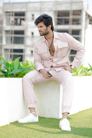 Vijay Deverakonda With Stylish Outfit 4k Wallpaper