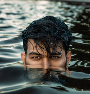Vijay Mahar Half Face In Water Wallpaper