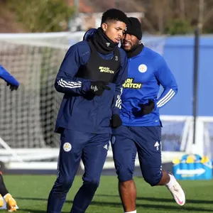 Wesley Fofana Talk During Training Wallpaper