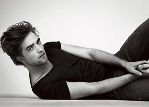 White Man Hollywood Actor Robert Pattinson Wallpaper