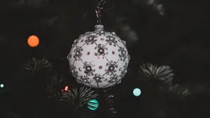 White Ornament Christmas Laptop Wallpaper