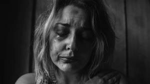 Woman Crying Sad 4k Wallpaper