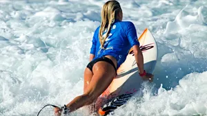 Woman Surfboard Hd Sports Wallpaper