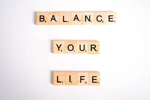 Wooden Letters Life Quotes Wallpaper
