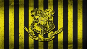 Yellow Hogwarts With Slytherin Wallpaper