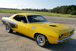 Yellow Plymouth Barracuda 426 Hemi Wallpaper