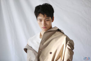 Yeo Jin Goo Looking Sharp In A Janus Entertainment Photoshoot Wallpaper