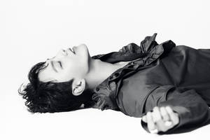 Yeo Jin Goo Ruffled Outfit Wallpaper