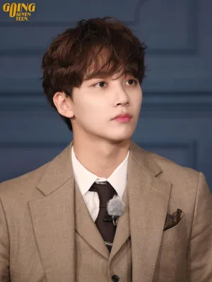 Yoon Jeonghan Going Seventeen Wallpaper