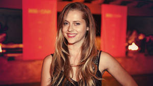 Young Teresa Palmer Smiling Wallpaper